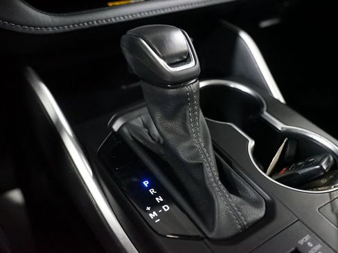 Certified 2024 Toyota Highlander XLE image 22