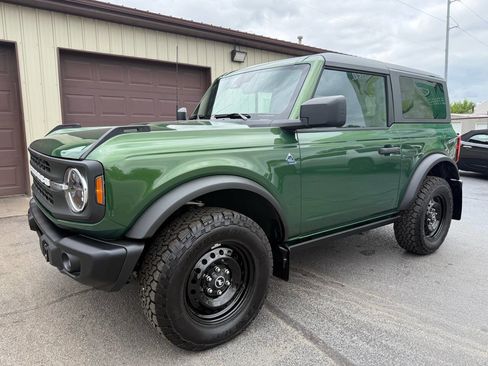 Used 2023 Ford Bronco Black Diamond image 1