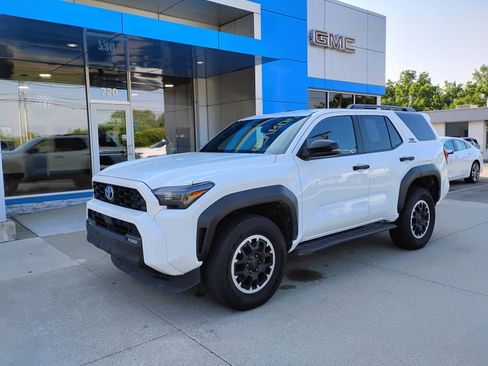Used 2025 Toyota 4Runner TRD Off-Road AWD/4WD image 13