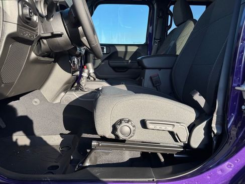 New 2026 Jeep Gladiator Sport image 9