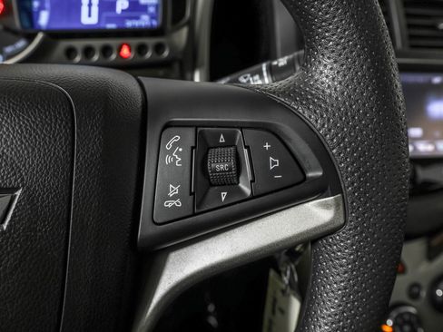 Used 2016 Chevrolet Sonic LT image 27