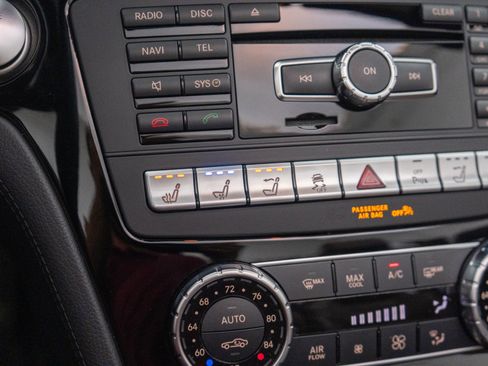 Used 2016 Mercedes-Benz SL 550 image 29