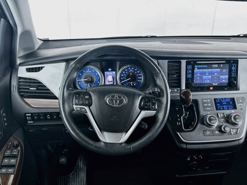 Used 2017 Toyota Sienna Limited Premium AWD/4WD image 17