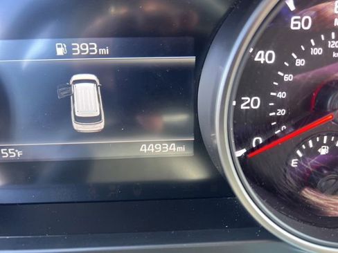 Certified 2024 Kia Carnival LX image 13