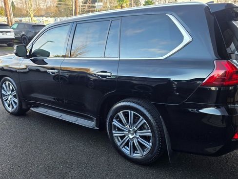 Used 2017 Lexus LX 570 4WD image 4
