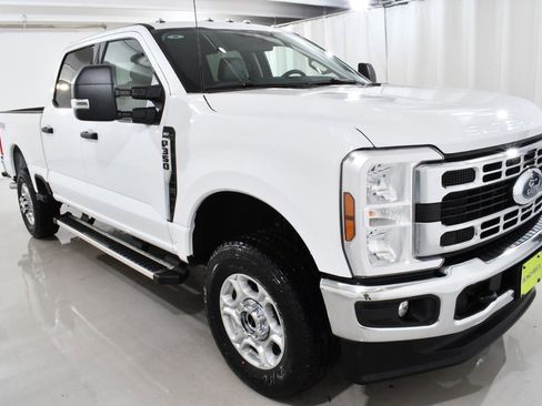 New 2026 Ford F350 XLT w/ FX4 Off-Road Package image 5