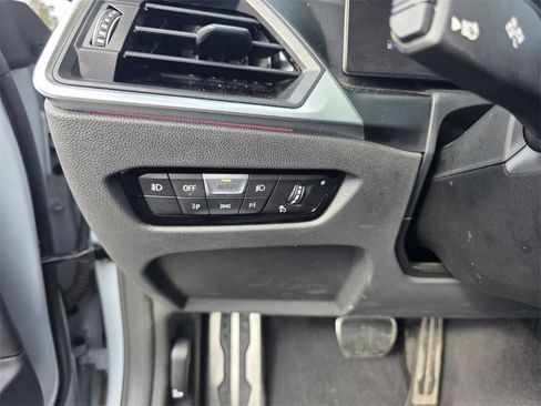 Used 2024 BMW 430i Convertible w/ M Sport Package image 25