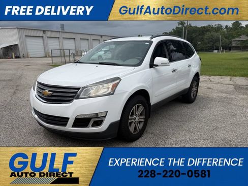 Used 2017 Chevrolet Traverse LT FWD image 3