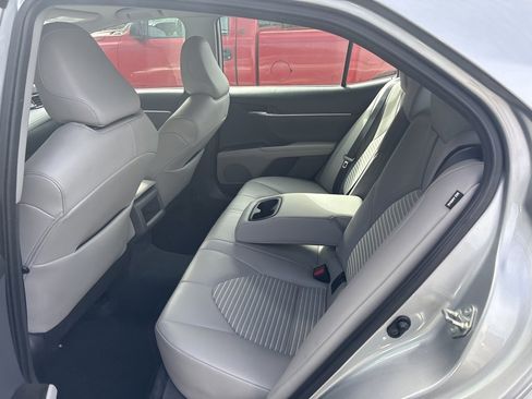 Used 2022 Toyota Camry SE image 10