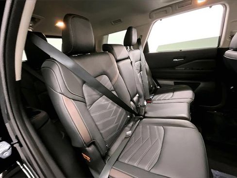 New 2025 Nissan Pathfinder Platinum w/ Lighting Package (N93) image 32