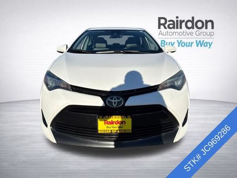 Used 2018 Toyota Corolla LE FWD image 2