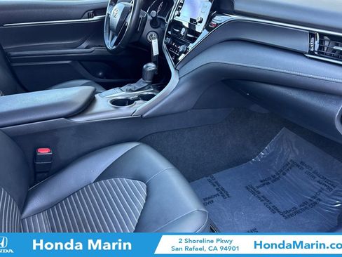 Used 2023 Toyota Camry SE image 19