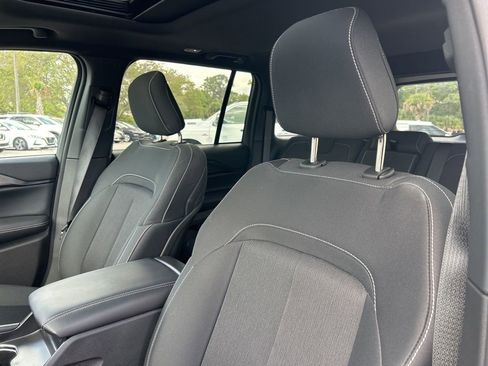 Used 2024 Jeep Grand Cherokee Laredo X image 24