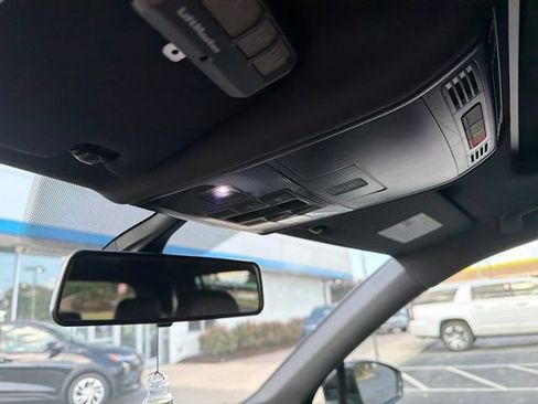 Used 2019 Volkswagen Tiguan SEL R-Line AWD/4WD image 7