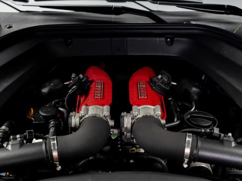 Used 2015 Ferrari California T RWD image 65