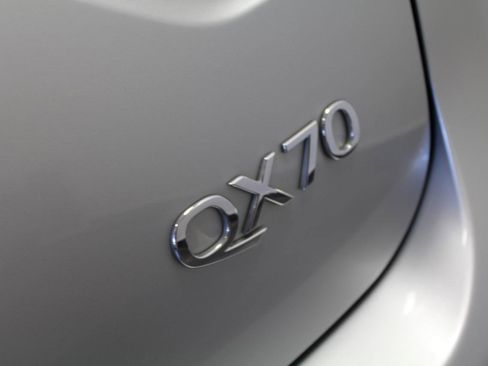 Used 2017 INFINITI QX70 AWD w/ Premium Package image 32