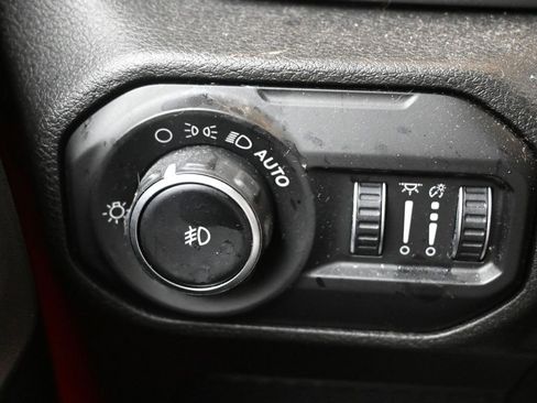 Used 2020 Jeep Wrangler Unlimited Sahara w/ Uconnect 4C Nav & Sound Group image 25