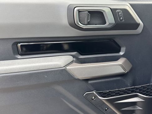 Used 2022 Ford Bronco Black Diamond image 12