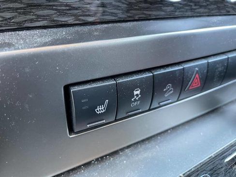 Used 2011 Jeep Liberty Limited w/ Comfort/Convenience Group image 36