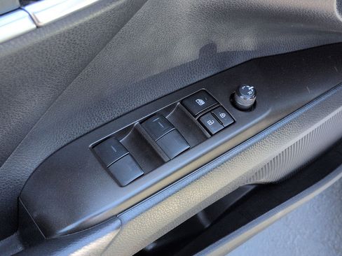 Used 2023 Toyota Camry SE image 15