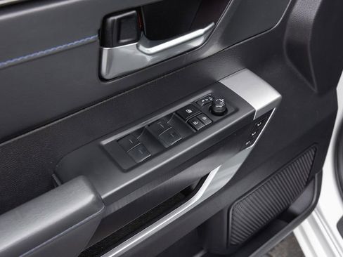 Used 2023 Toyota Tundra Platinum image 9