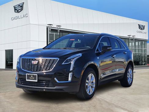 New 2025 Cadillac XT5 Luxury image 2