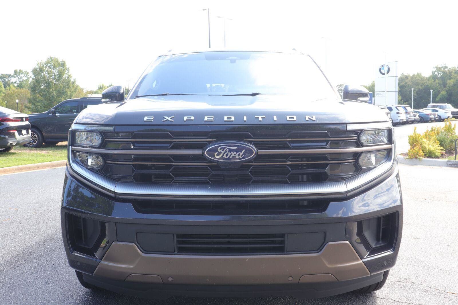 Used 2025 Ford Expedition King Ranch AWD/4WD image 2