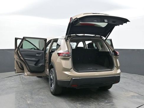 Used 2025 Nissan Rogue SV image 62