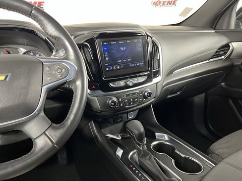 Used 2022 Chevrolet Traverse LT image 18