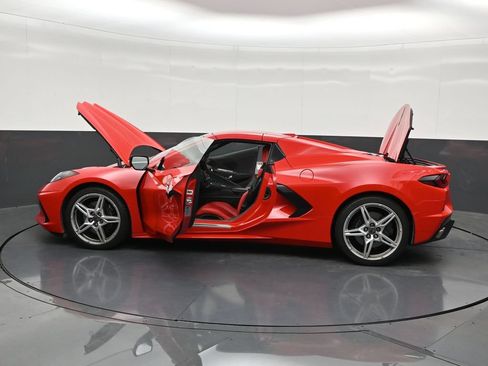 Used 2024 Chevrolet Corvette Stingray Convertible w/ Z51 Performance Package RWD image 34