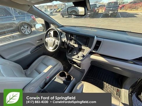 Used 2019 Toyota Sienna L image 4