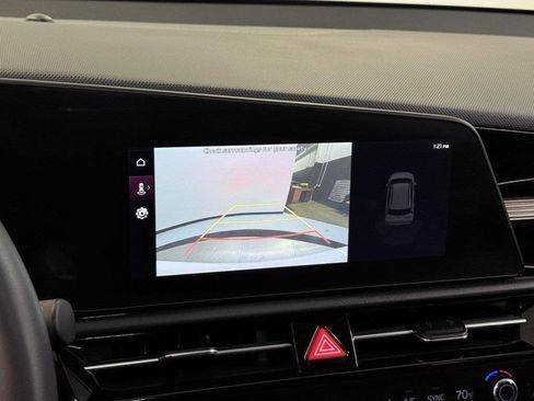 Used 2023 Kia Niro EX image 33