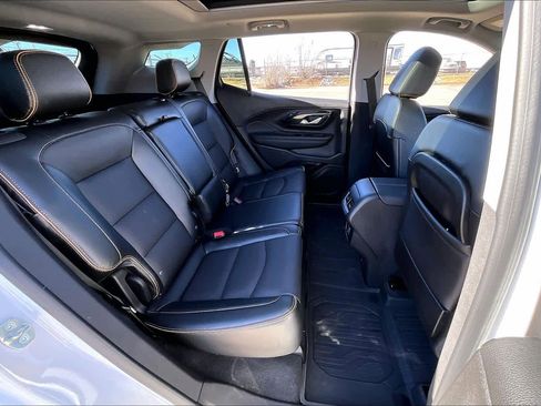 Used 2024 GMC Terrain AT4 w/ Infotainment Package II image 18