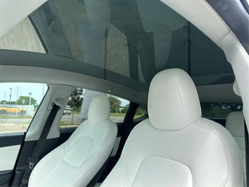 Used 2020 Tesla Model Y Long Range image 20