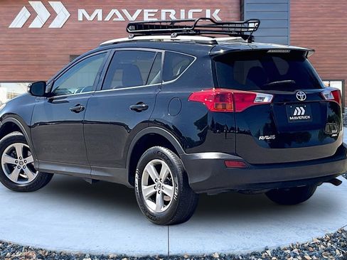 Used 2015 Toyota RAV4 XLE AWD/4WD image 4