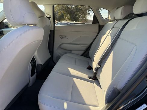 Used 2025 Hyundai Kona SEL image 25