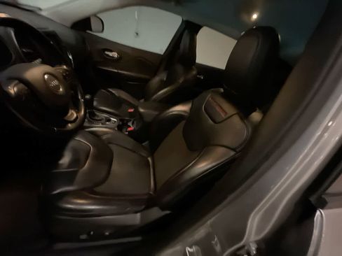 Used 2019 Jeep Cherokee Trailhawk w/ Cold Weather Group image 11