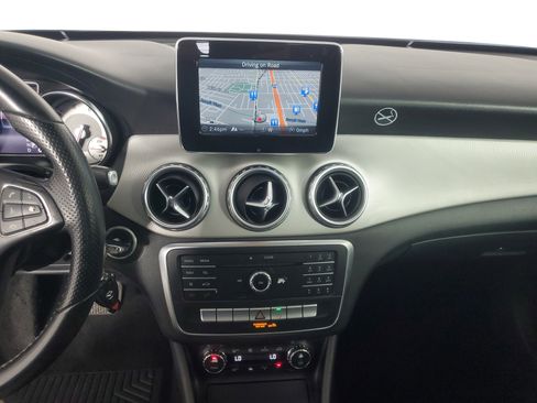Used 2016 Mercedes-Benz GLA 250 image 16