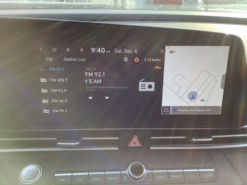 Used 2025 Hyundai Elantra SEL image 18