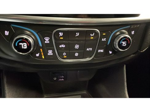 Used 2023 Chevrolet Traverse Premier AWD/4WD image 13
