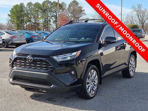 Used 2024 Toyota RAV4 XLE Premium image 2