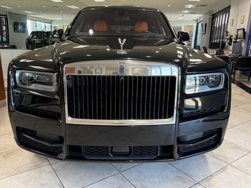 Used 2023 Rolls-Royce Cullinan w/ Dark Exterior Package image 4