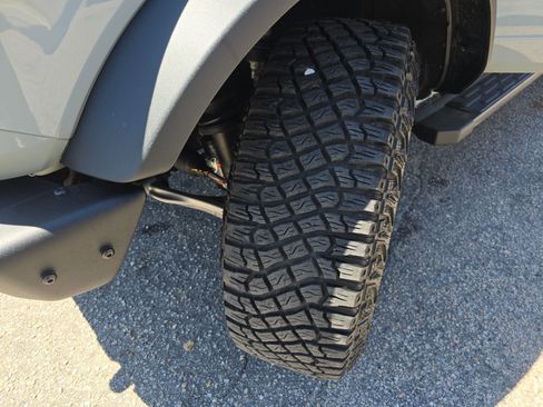 Used 2023 Ford Bronco Wildtrak AWD/4WD image 35