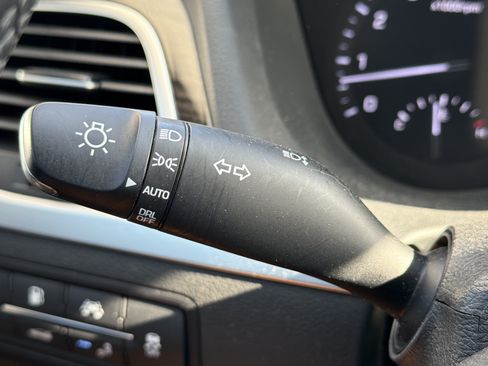Used 2018 Genesis G80 3.8 AWD/4WD image 16