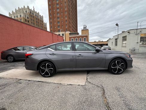 Certified 2025 Nissan Altima 2.5 SR FWD image 8