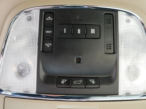 Used 2014 Jeep Grand Cherokee Limited w/ Trailer Tow Group IV AWD/4WD image 33