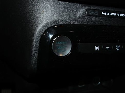 Used 2025 Ford Escape SE w/ PHEV Premium Package image 16