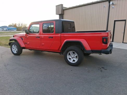 Used 2023 Jeep Gladiator Sport image 6
