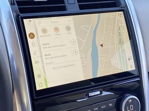 Used 2025 Land Rover Discovery S image 14