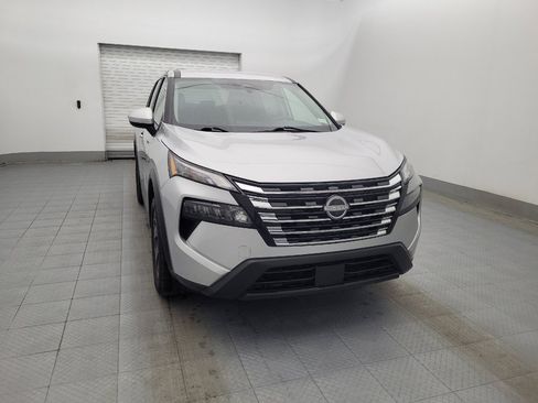 Used 2024 Nissan Rogue SV image 14